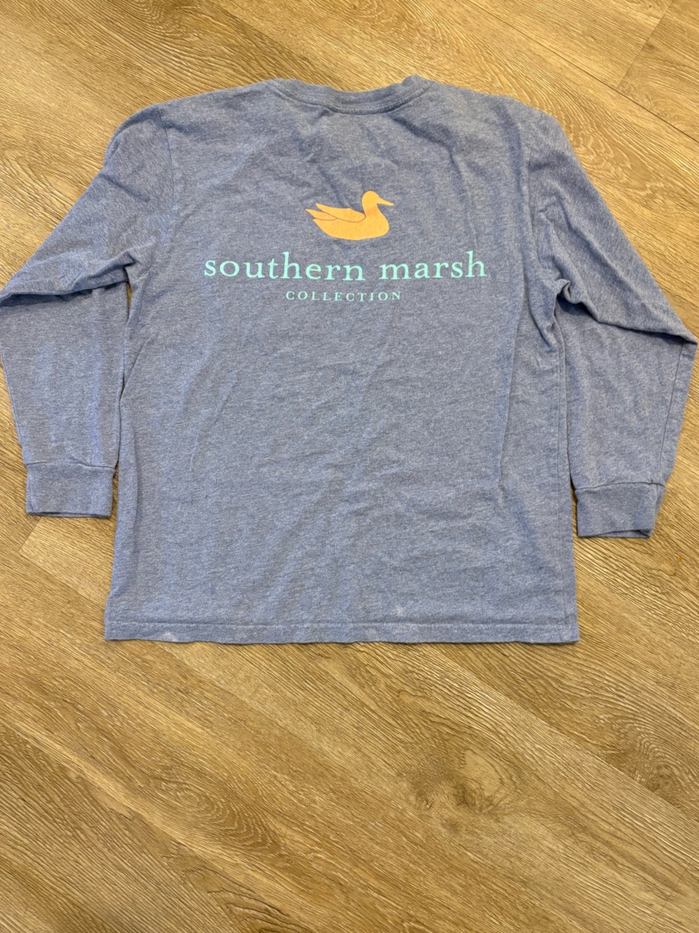 Southern Marsh Heather Blue Logo Tee. Kid size large